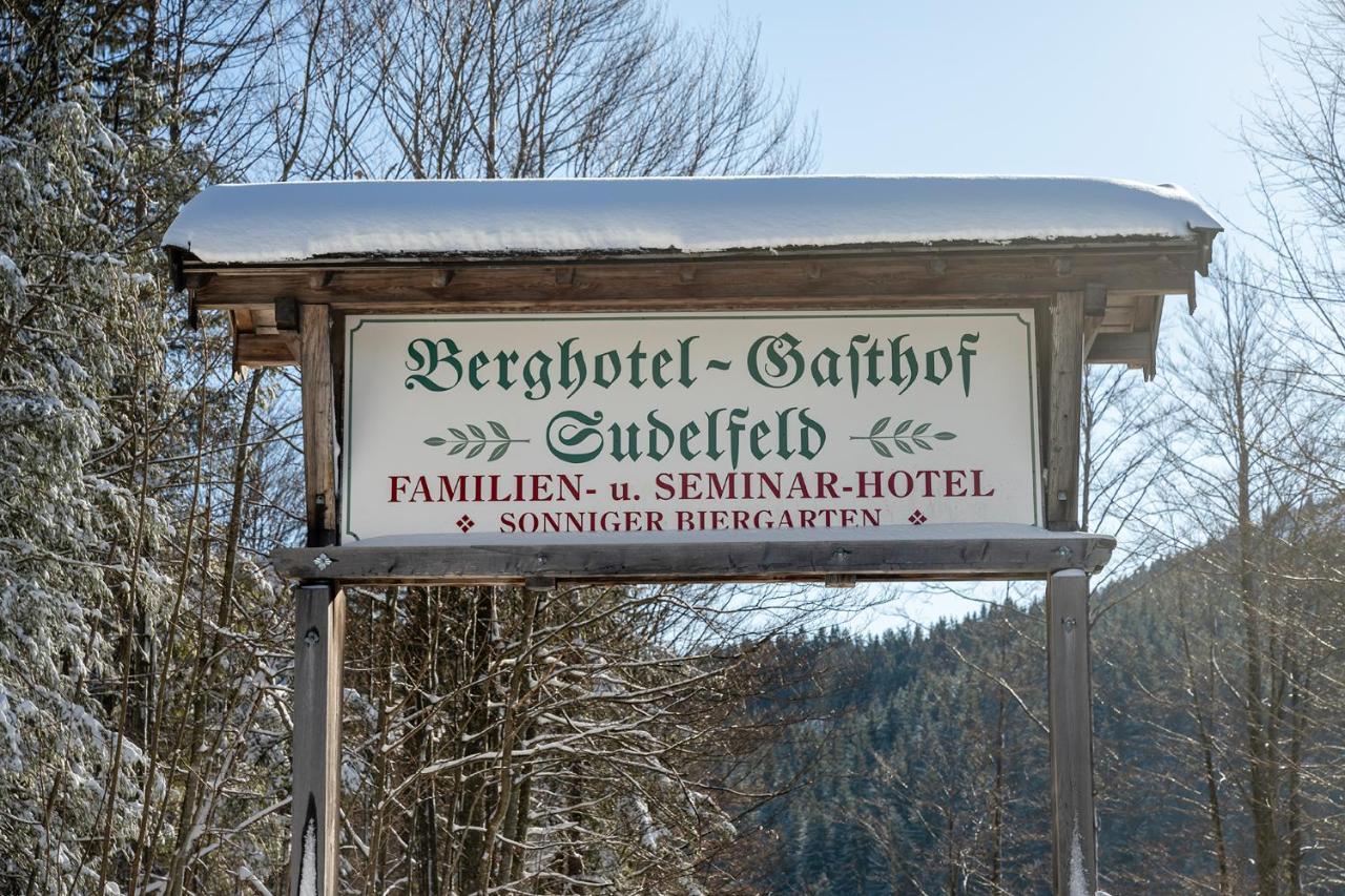 Berghotel Sudelfeld ไบริชเซลล์ ภายนอก รูปภาพ